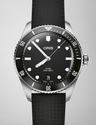 Oris Divers Date Watch with black dial, steel bracelet, steel case