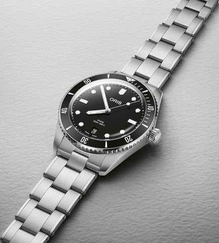Oris Divers Date Watch with black dial, steel bracelet, steel case