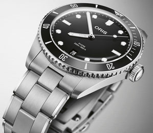 Oris Divers Date Watch with black dial, steel bracelet, steel case