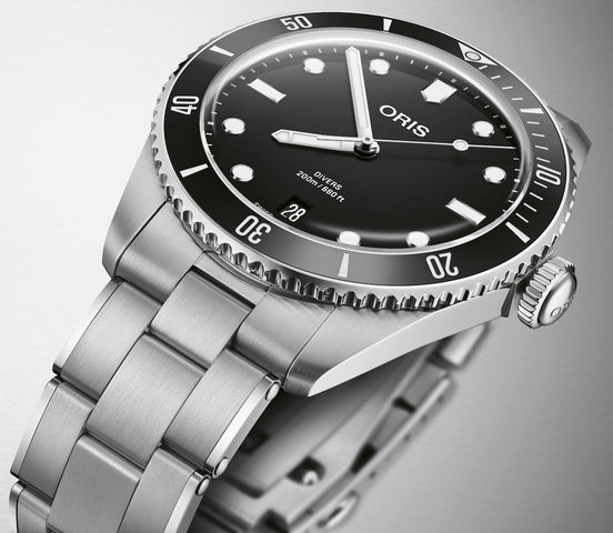 Oris Divers Date Watch with black dial, steel bracelet, steel case