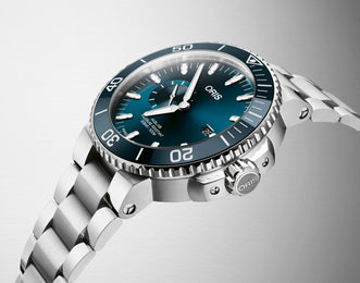 Oris Aquis Date Small Seconds Bracelet Watch with blue dial, steel bracelet, steel case