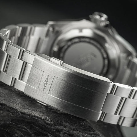 Davosa Ternos GMT Blue Black Tri Link Watch