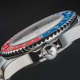 Davosa Ternos GMT Lucent Blue Red Penta Link Strap Watch