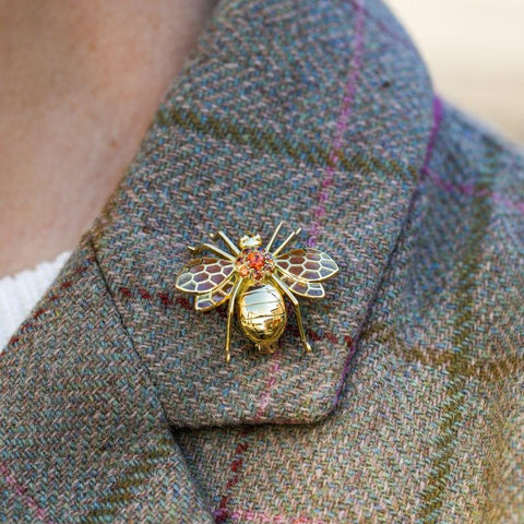 18ct Yellow Gold Orange Sapphire Enamel House Style Wasp Brooch. M309.