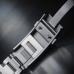 Davosa Ternos GMT Lucent Blue Red TriaLink Bracelet Watch