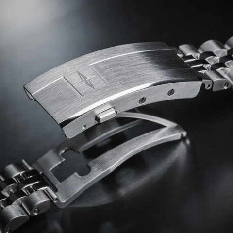 Davosa Ternos Diver Black Dial Penta Link Watch
