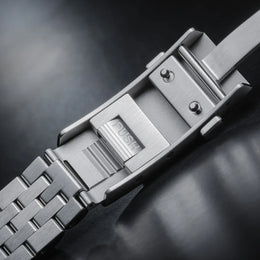 Davosa Ternos GMT Lucent Grey Red Penta Link Strap Watch