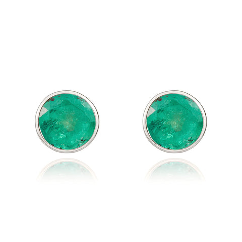 9ct White Gold Emerald 5mm Round Rub Over Set Stud Earrings. 33-22-059.