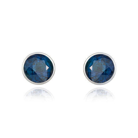 9ct White Gold Sapphire 5mm Round Rub Over Set Stud Earrings. 33-21-015.