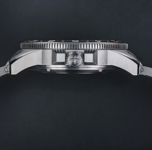 Davosa Argonautic World Traveller Watch product detail view