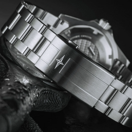 Davosa Ternos Professional 68h Automatic Watch product detail view