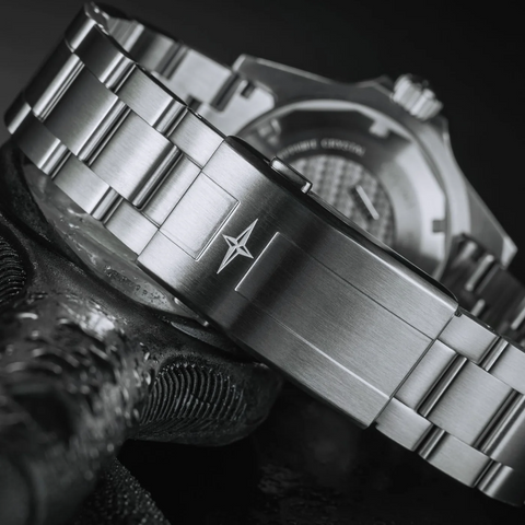 Davosa Ternos Professional 68h Automatic Watch product detail view