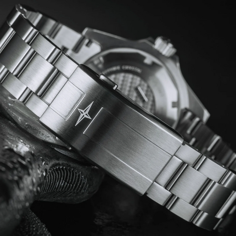Davosa Ternos Professional 68h Automatic Watch product detail view