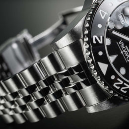 Davosa Ternos Professional GMT Automatic Watch product detail view