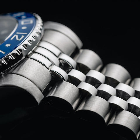 Davosa Ternos Professional TT GMT Watch product detail view