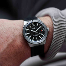 Fortis Marinemaster M-40 Gravity Black Watch
