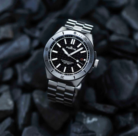 Fortis Marinemaster M-40 Gravity Black Watch