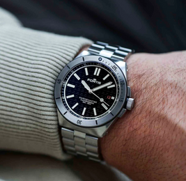 Fortis Marinemaster M-40 Gravity Black Watch
