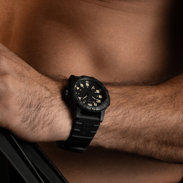 Luminox Leatherback Sea Turtle Giant 0320 Series Watch XS.0330 - detail view