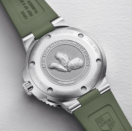 Oris Aquis New York Harbor Limited Edition Watch with green dial, rubber strap, steel case