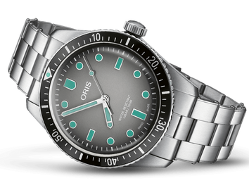 Oris Divers Sixty Five Watch with grey dial, steel bracelet, steel case