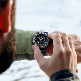 Luminox Mil-Spec Inspired 3350 Series XL.3355.2 - detail view
