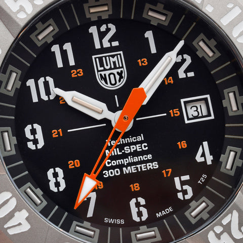 Luminox Mil-Spec 3350 Series Watch XL.3359.SET - detail view