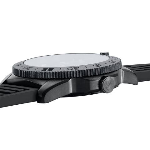 Luminox Pacific Diver Black Steel Red Watch XS.3135.B - detail view