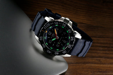 Luminox Navy Seals RSC 3250 Series Watch XS.3253.CB - UV light view