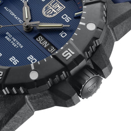 Luminox Sea Master Automatic Carbon Seal 3800 Series Watch XS.3863 - detail view