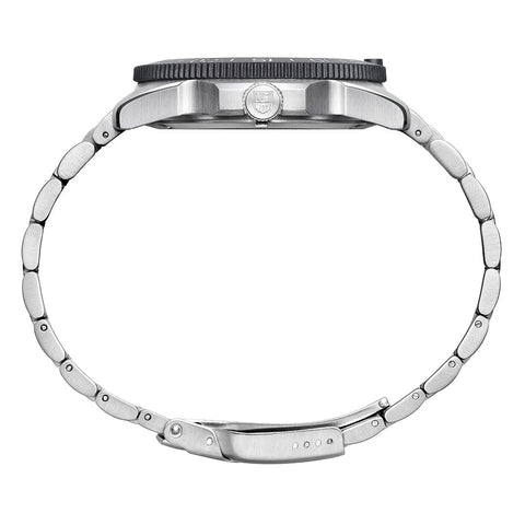Luminox Pacific Diver Mens Watch 3123 - detail view