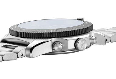 Luminox Sea Pacific Diver 3140 Black Blue Bracelet Watch XS.3144 - detail view