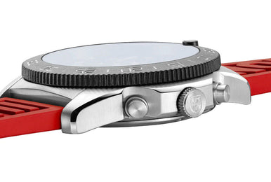Luminox Sea Pacific Diver Chronograph 3140 Black Red Watch XS.3155 - detail view
