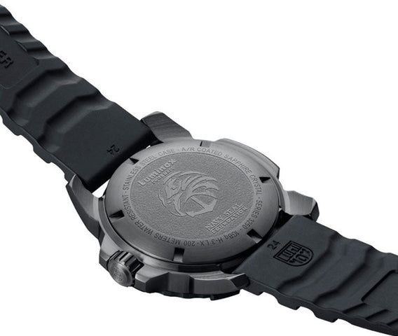 Luminox Navy Seal RSC 3250 Series Watch XS.3251.CBNSF.SET - detail view