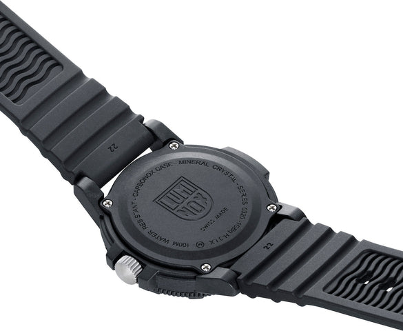 Luminox Leatherback Sea Turtle Giant 0320 Series Watch XS.0335 - detail view