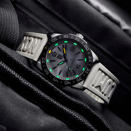 Luminox Pacific Diver Ripple Collection 3120M Series Watch XS.3128M.SET - detail view