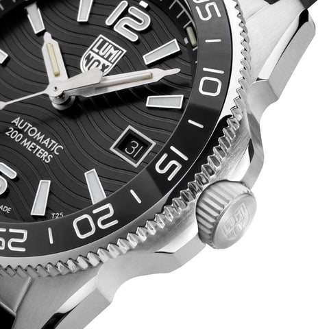 Luminox Pacific Diver 42mm 3100 Series Watch XS.3101 - detail view