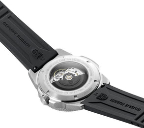 Luminox Pacific Diver 42mm 3100 Series Watch XS.3101 - detail view