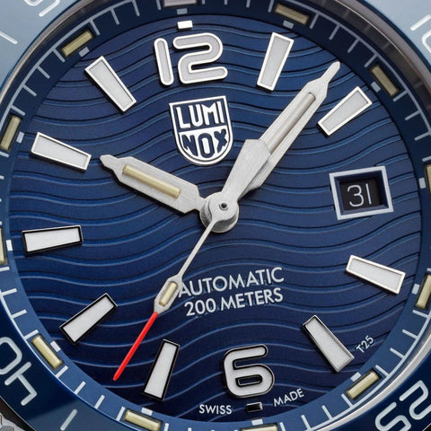 Luminox Pacific Diver 42mm 3100 Series Watch XS.3104 - detail view