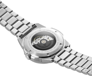 Luminox Pacific Diver 42mm 3100 Series Watch XS.3104 - detail view