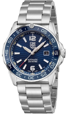 Luminox Pacific Diver 42mm 3100 Series Watch XS.3104 - detail view