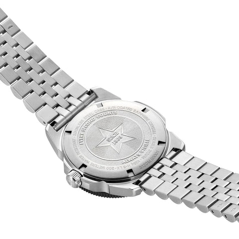Luminox Pacific Diver 39mm 3120M Series Watch XS.3122M.1 - detail view