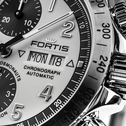 Fortis Watch Cosmonautis Classic Steel Limited Edition