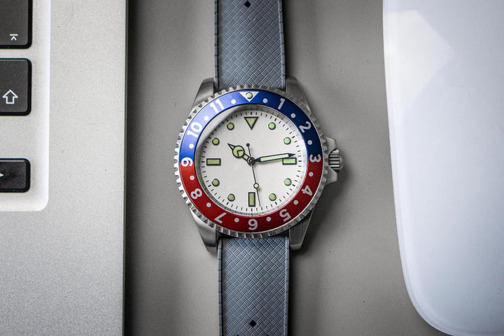 Enoksen Watch Dive E02/HW PanAm Red & Blue 12 Hour Special Edition