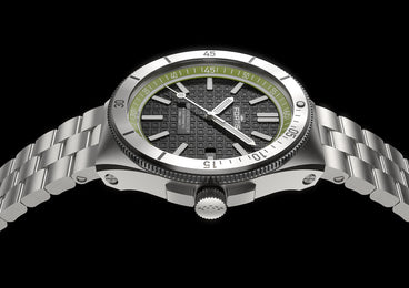 Fortis Marinemaster M 44 Woodpecker Green Bracelet Watch