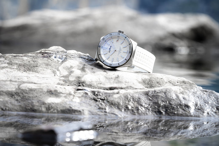 Fortis Marinemaster M-40 Snow White Watch