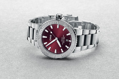 Oris Aquis Date Sunray Cherry Red 43.5 Bracelet
