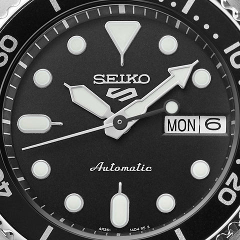 Seiko 5 Sports SKX Midi Black Mens Watch