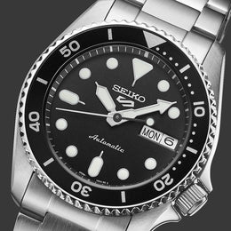 Seiko 5 Sports SKX Midi Black Mens Watch