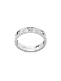 Gucci Icon 18ct White Gold Heart Band Ring D
